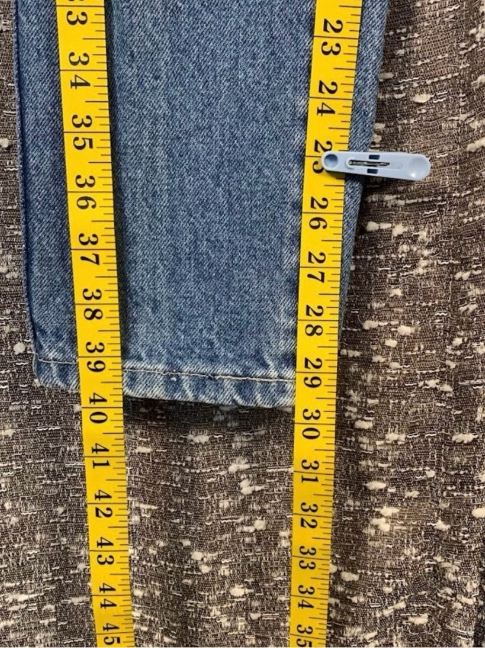 True vintage Levi’s white tab - Picture 3 of 16